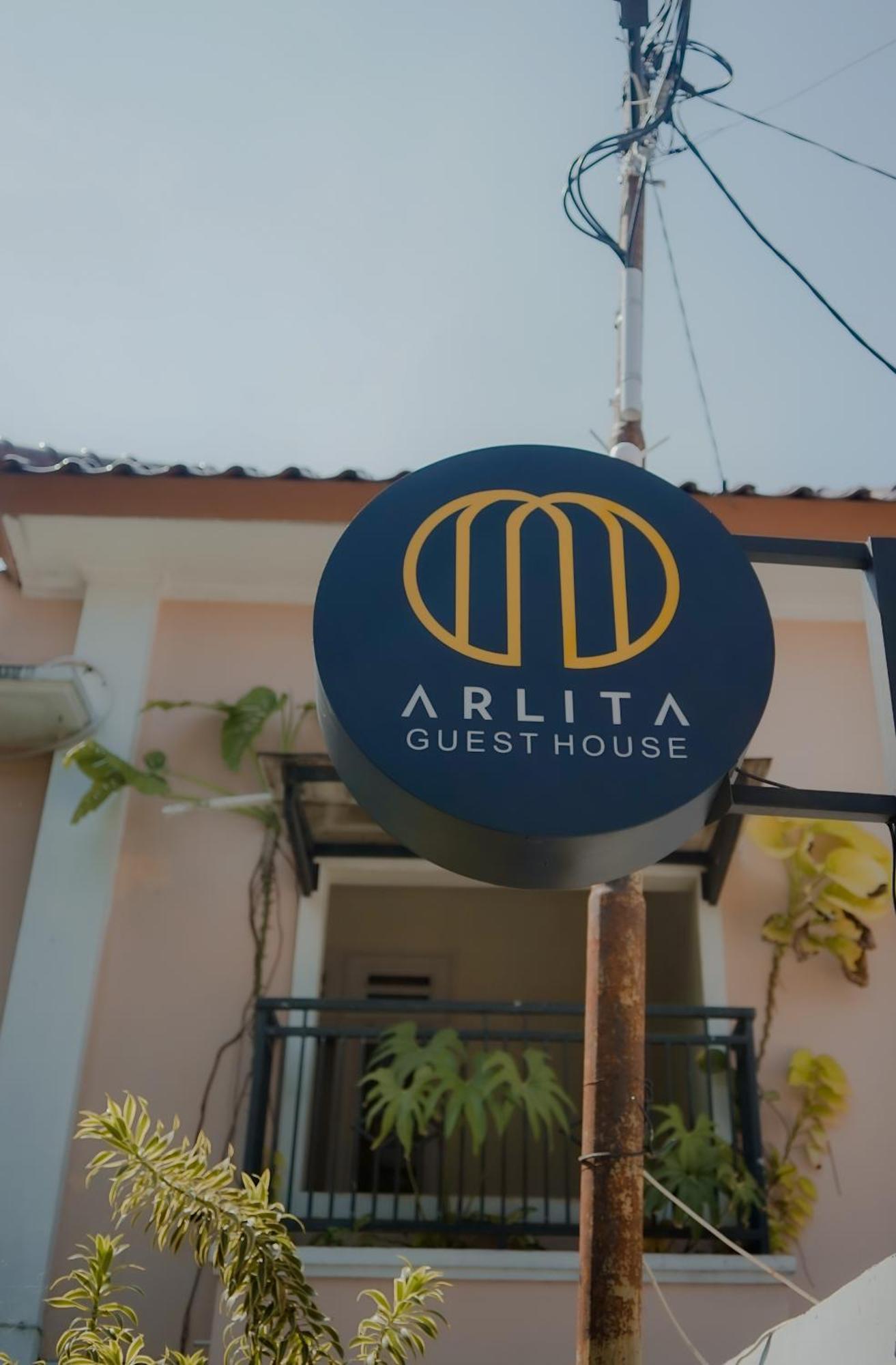 Arlita Guesthouse Cianjur Exterior foto