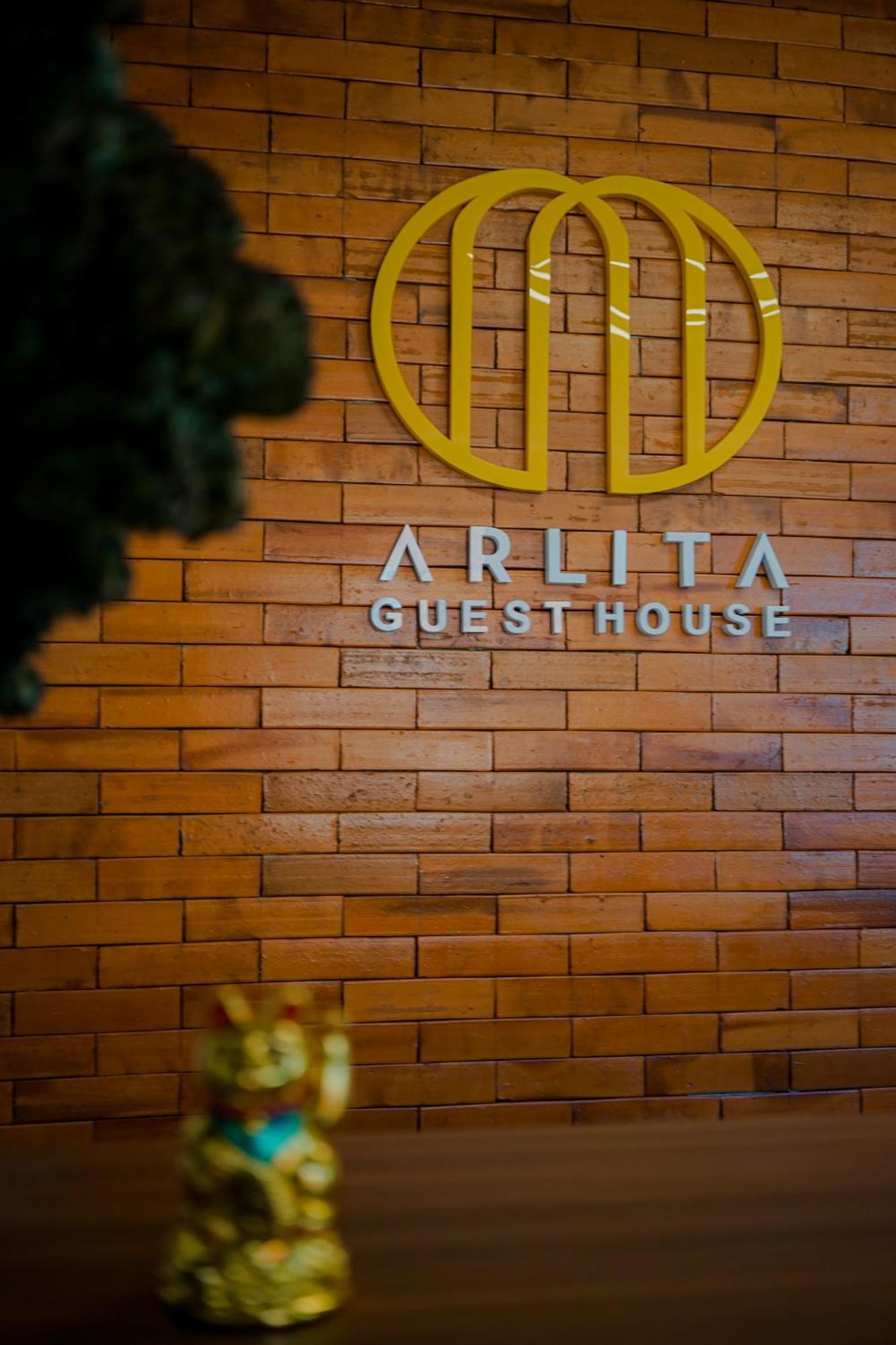 Arlita Guesthouse Cianjur Exterior foto