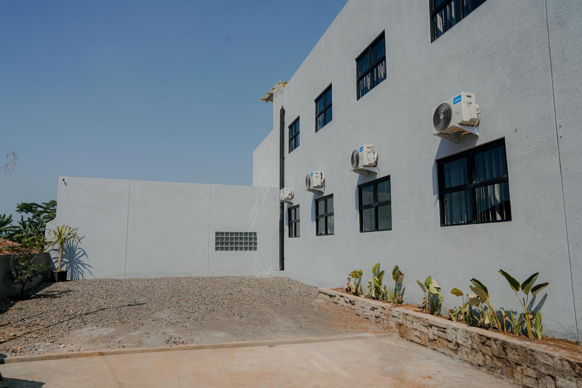 Arlita Guesthouse Cianjur Exterior foto